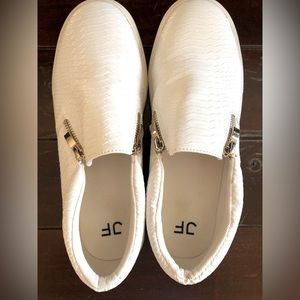 JustFab Women’s slip on tennis shoes with zipper size 8.5